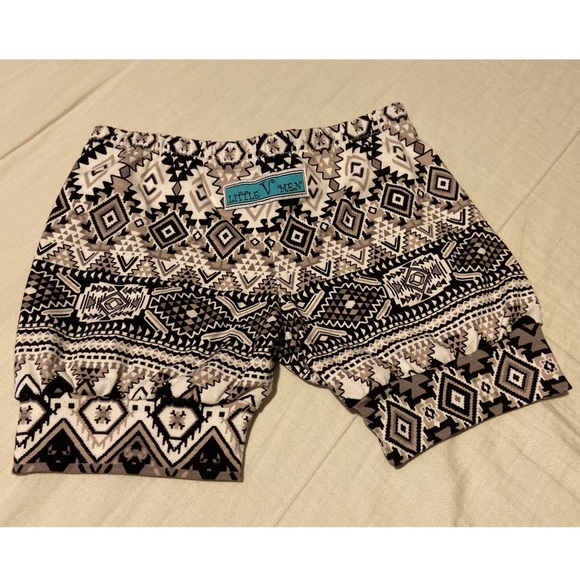 Little V Men bubble shorts, size 3-4 - Picture 2 of 4